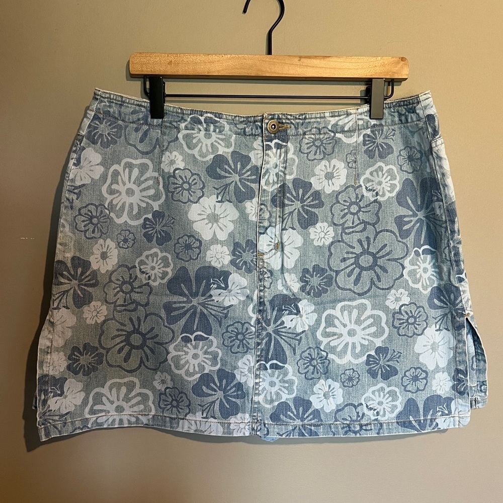 Liz Claiborne Floral Denim Skort Size 16 Petite